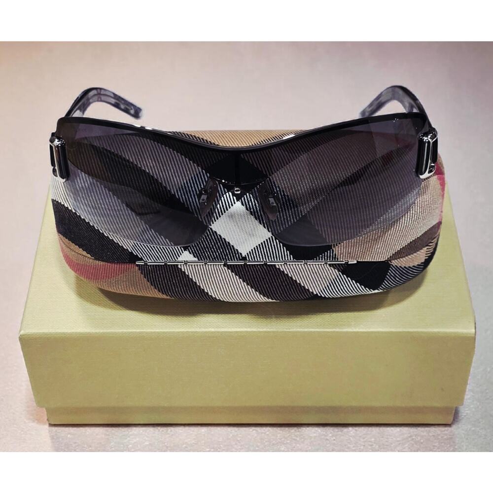 Burberry B3043 1084/11 Silver Shield Sunglasses Check Plaid Wrap New w/ Case